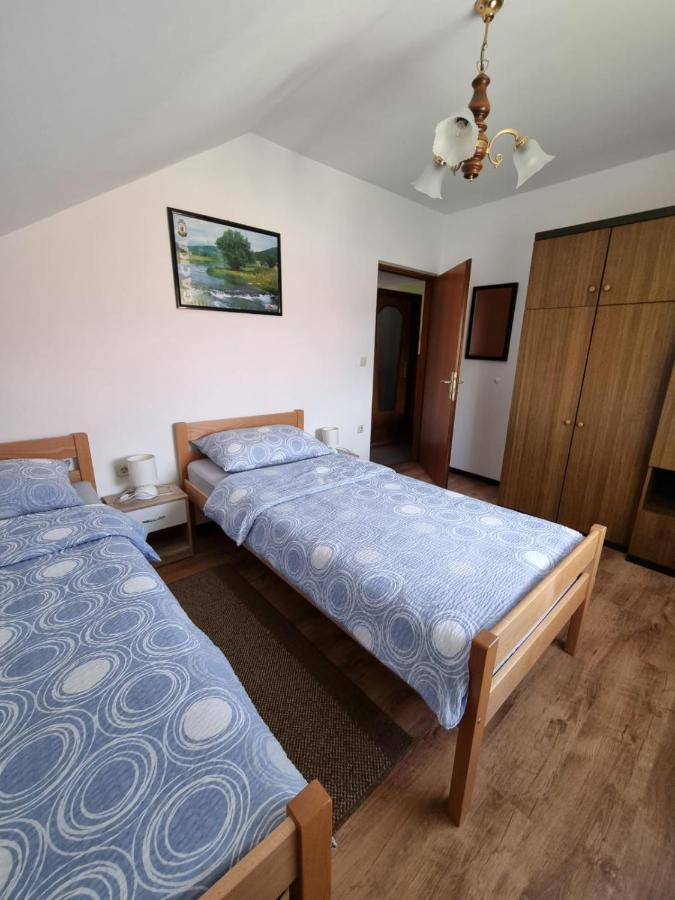 Ferienwohnung Apartman Dubravcic Otočac Exterior foto