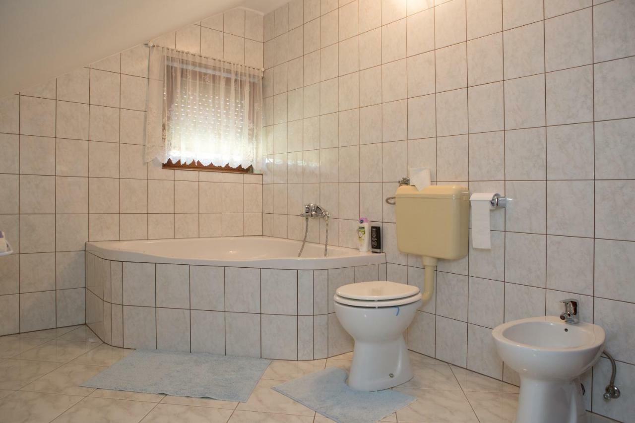 Ferienwohnung Apartman Dubravcic Otočac Exterior foto